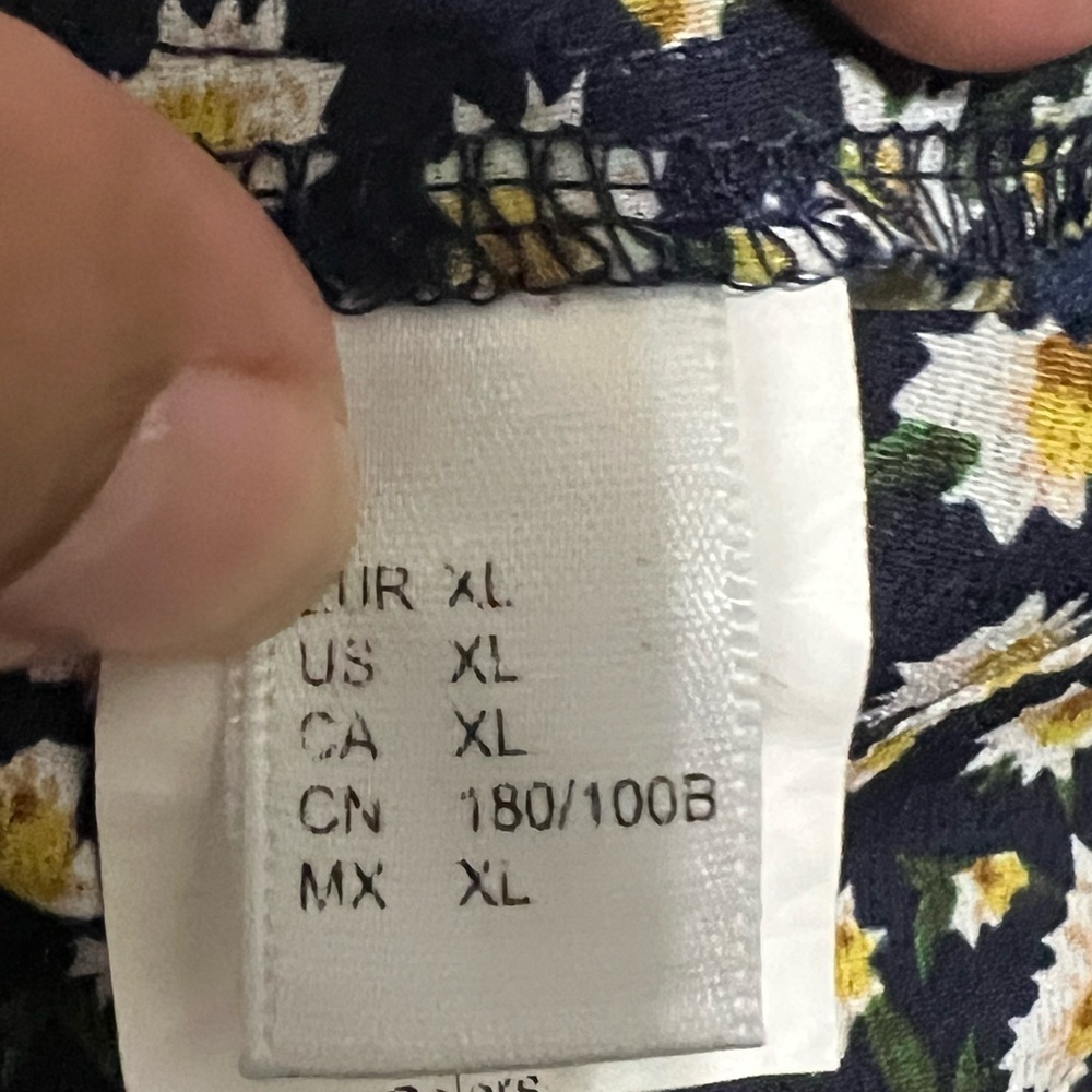 NWOT sunflower Print XL
